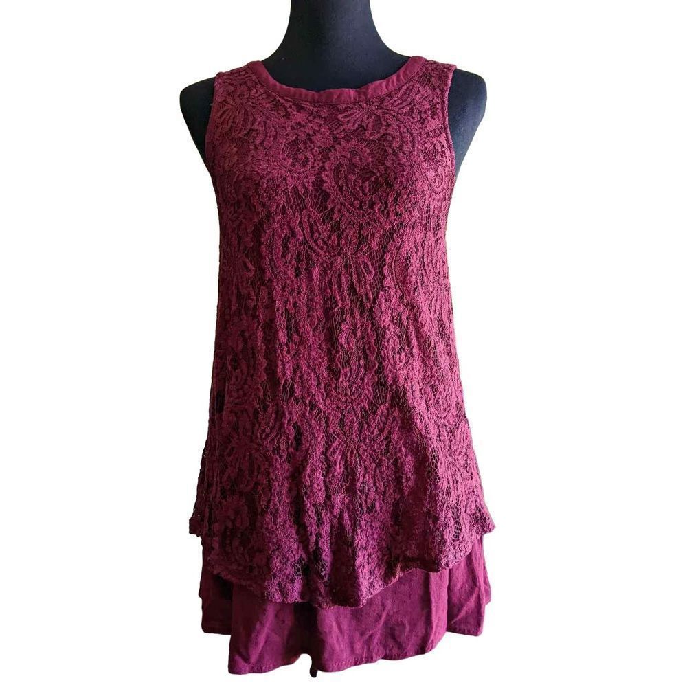 Liz Lange Maternity Burgundy Sleeveless Lace Overlay Shirt Size Small Holiday